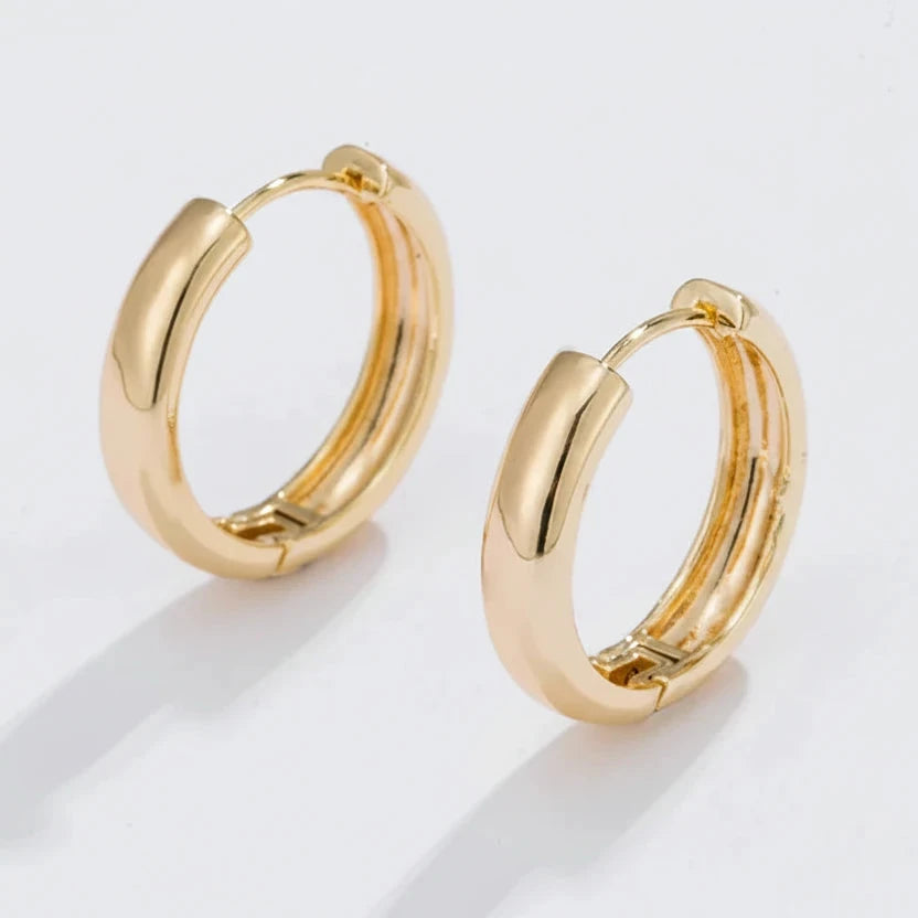 Classic Gold Huggie Hoop Earrings – Minimalist Everyday Jewelry