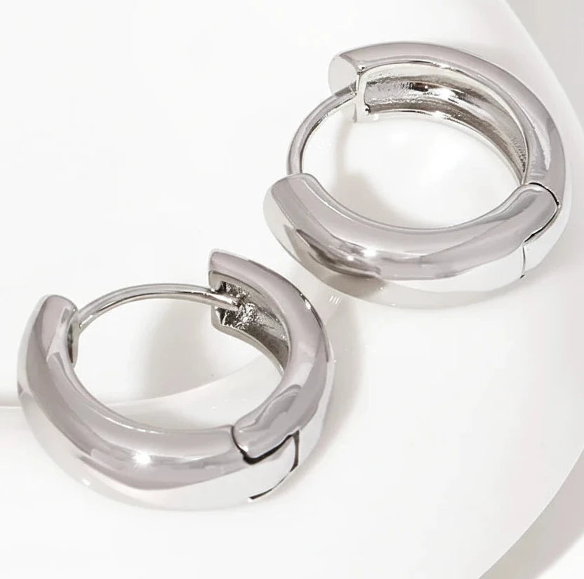 Classic Gold Huggie Hoop Earrings – Minimalist Everyday Jewelry